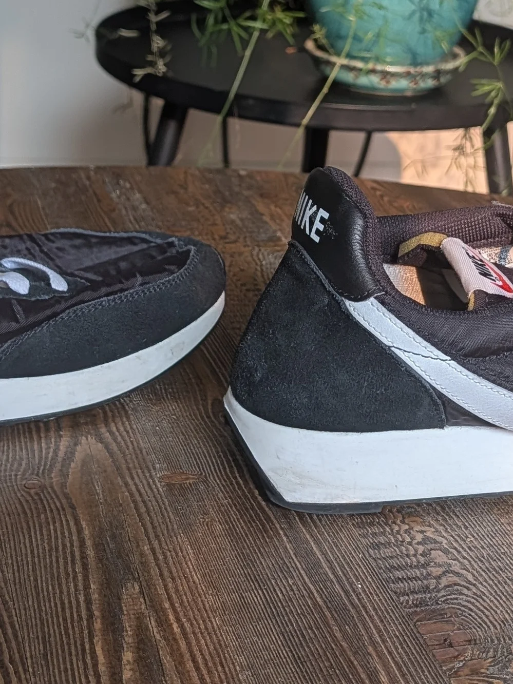 Nike Men’s Black & White Running Sneakers